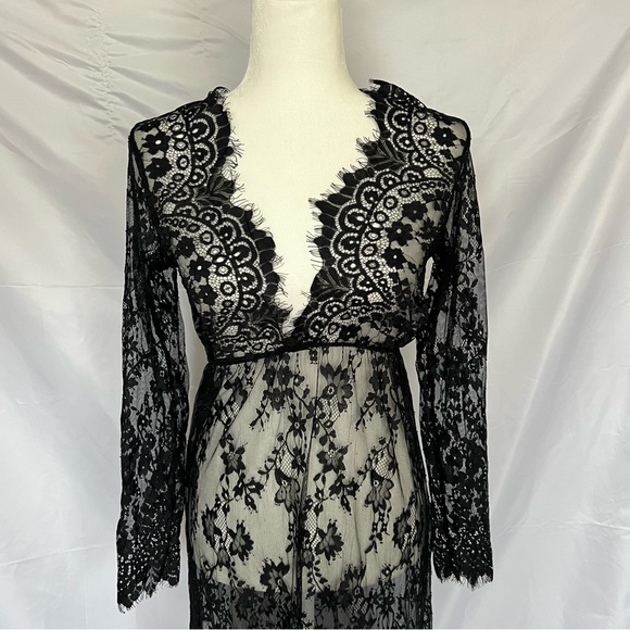 Yomoko black lace maxi - Picture 2 of 4